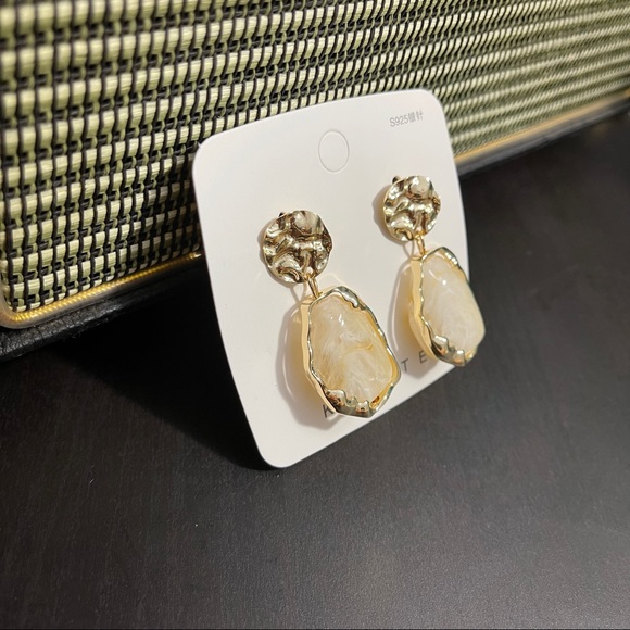 Temperament Drop-Shaped Gem Earrings For Women Metal Irregular Earrings Party - Picture 3 of 8